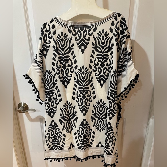 Swim cover up - Picture 3 of 9